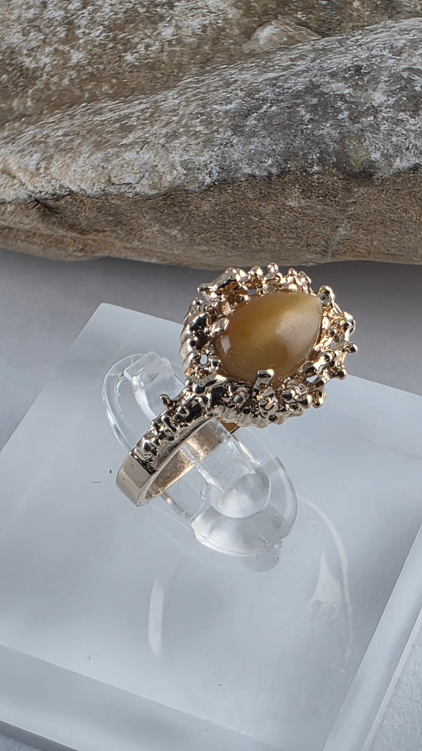 14K Yellow Gold Tiger Eye Cocktail Ring Size 8.25, Solid Gold!