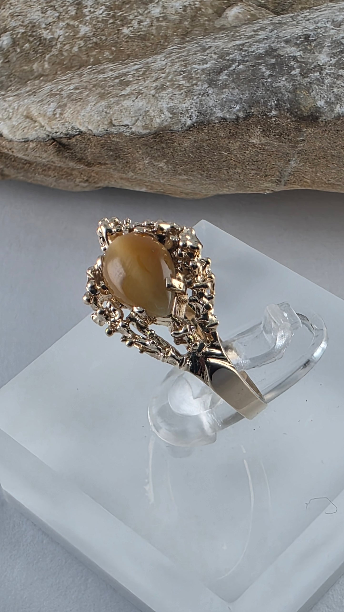 14K Yellow Gold Tiger Eye Cocktail Ring Size 8.25, Solid Gold!