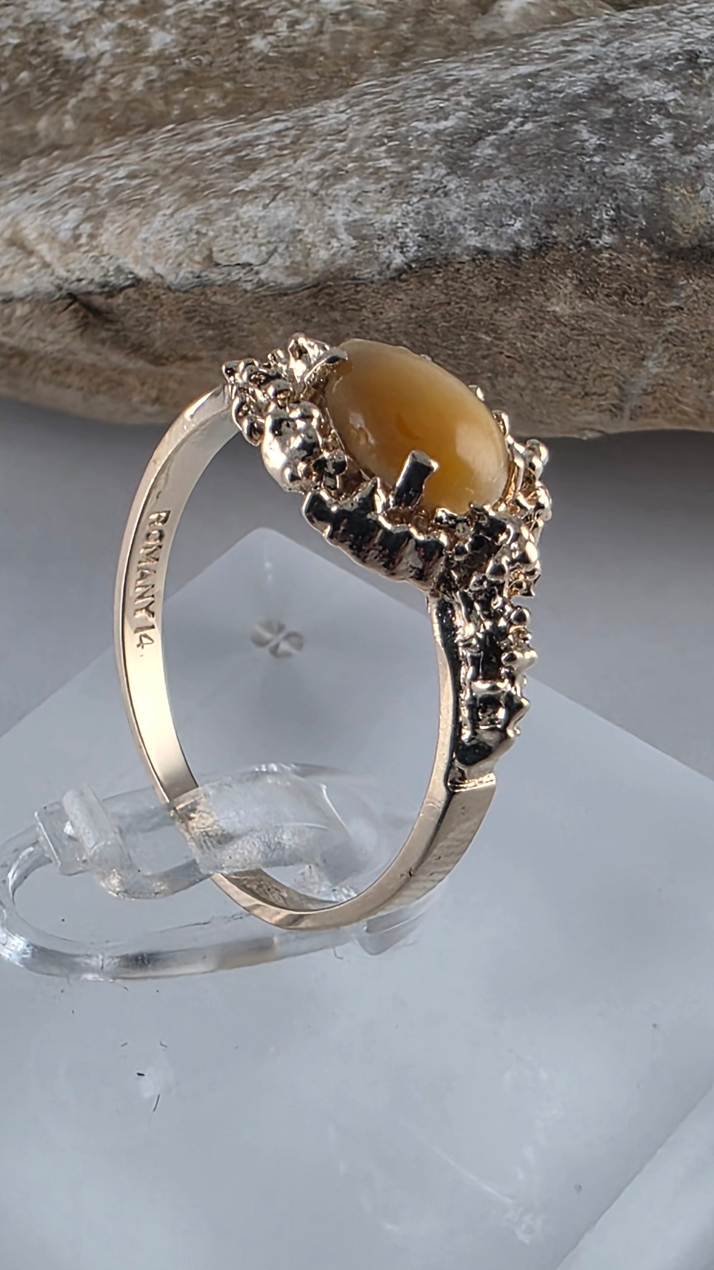 14K Yellow Gold Tiger Eye Cocktail Ring Size 8.25, Solid Gold!