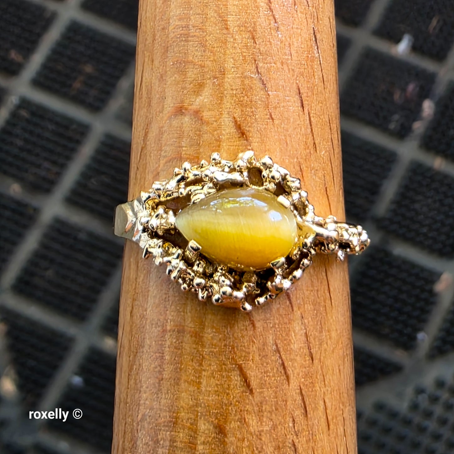 14K Yellow Gold Tiger Eye Cocktail Ring Size 8.25, Solid Gold!