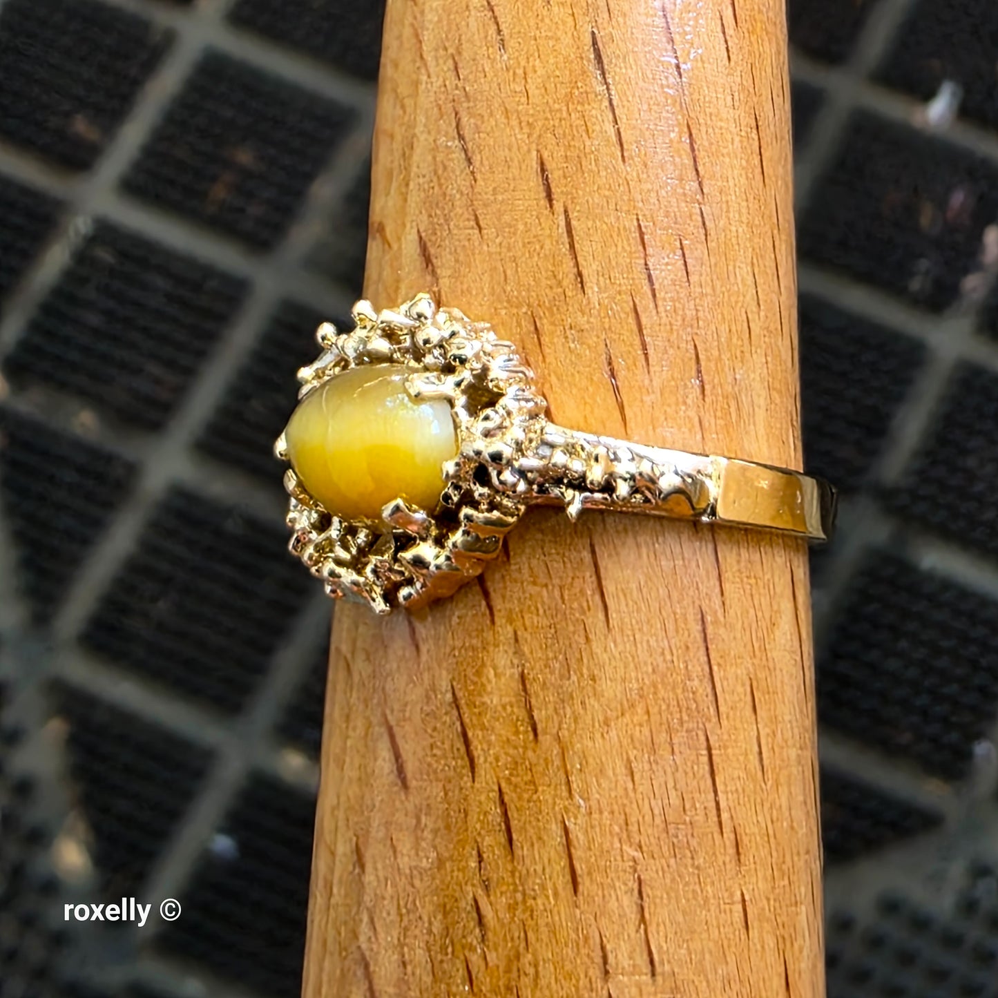 14K Yellow Gold Tiger Eye Cocktail Ring Size 8.25, Solid Gold!