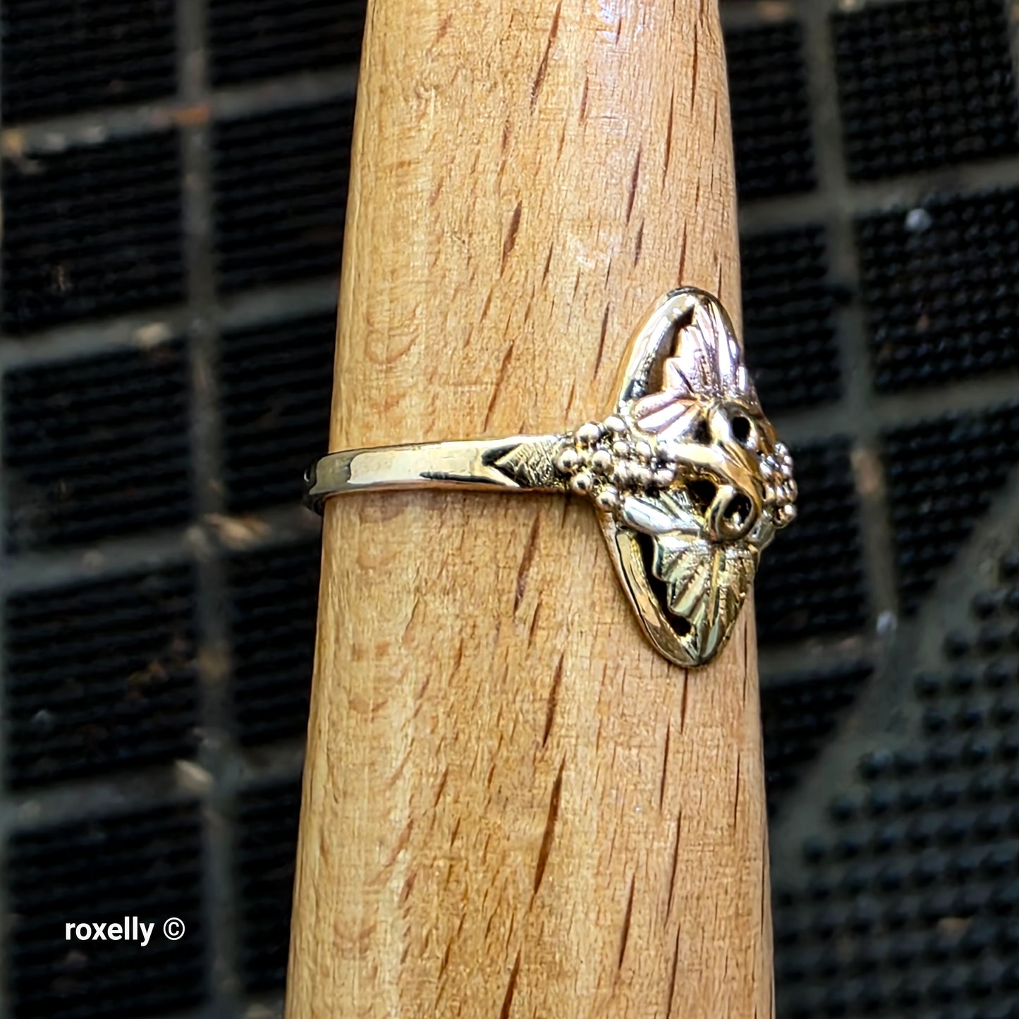 Vintage 10K Yellow & Rose Gold Black Hills Leaves Ring Size 7.5, Solid Gold!