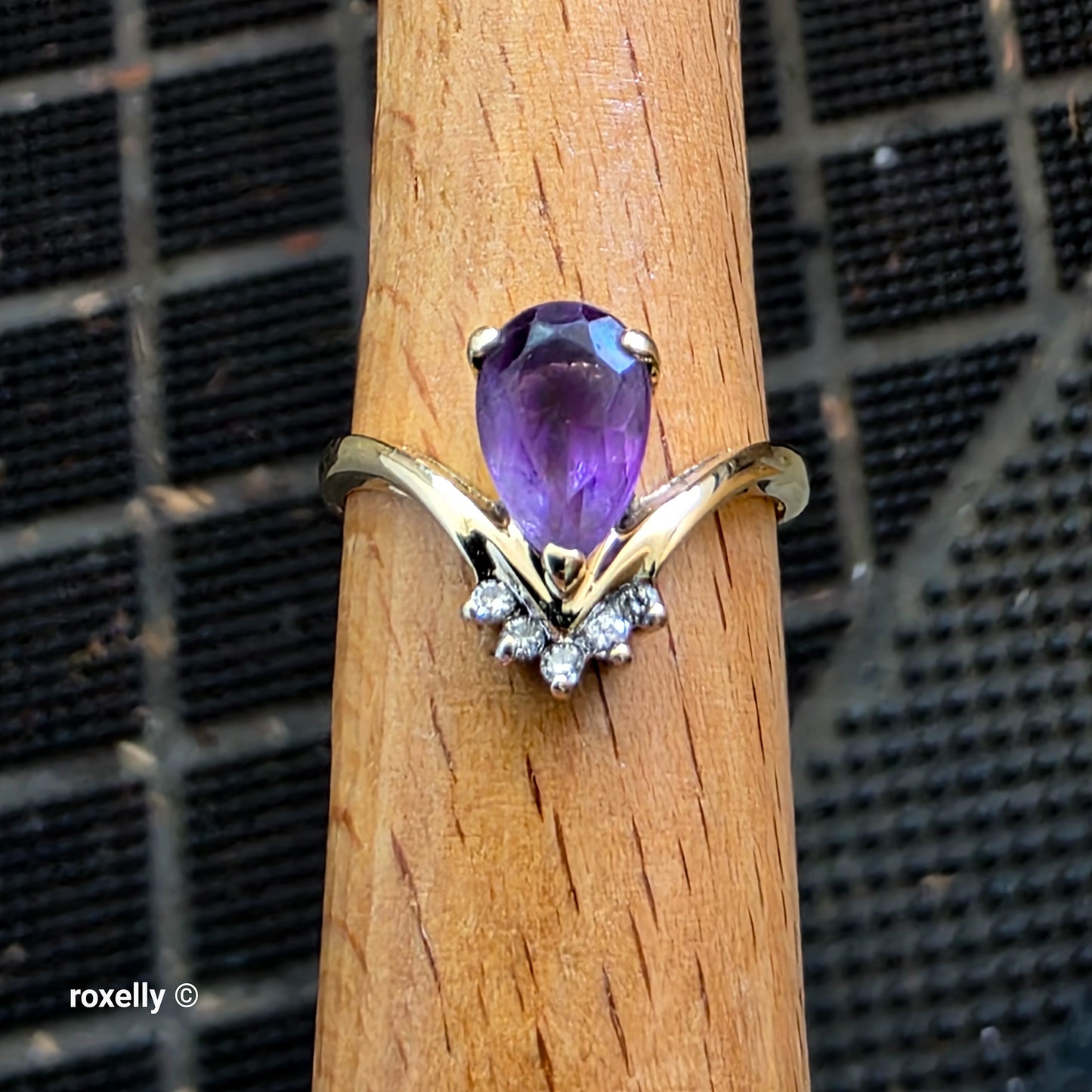 14K Yellow Gold Amethyst and Diamonds Ring Size 6.25 - Solid Gold!
