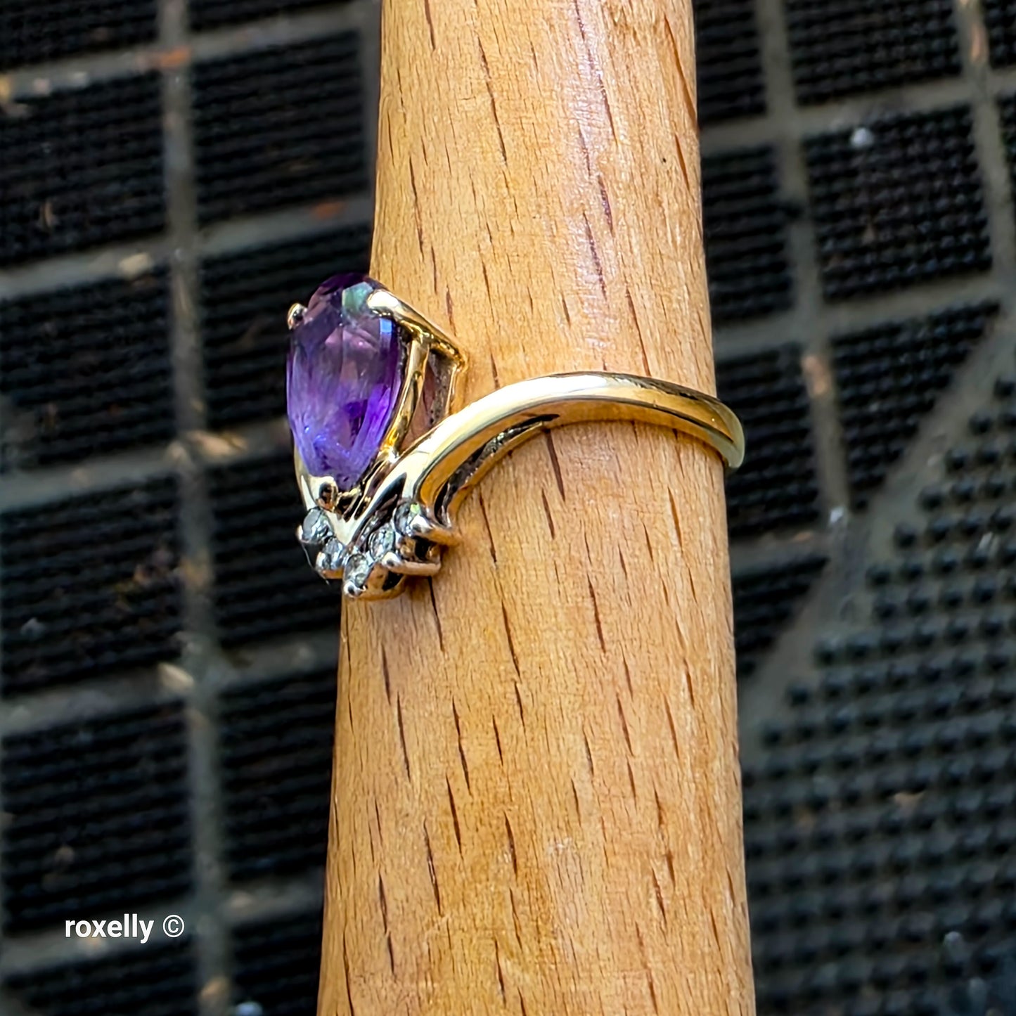 14K Yellow Gold Amethyst and Diamonds Ring Size 6.25 - Solid Gold!