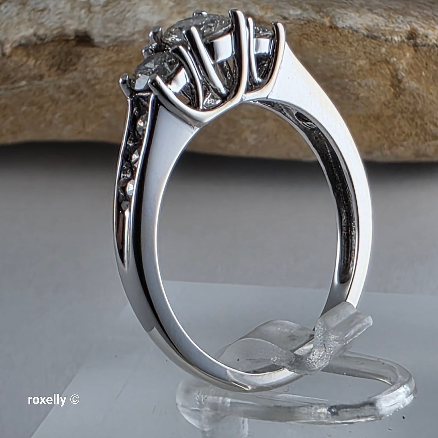 10K White Gold Genuine Diamonds Band Ring Size 7.75 - Solid Gold