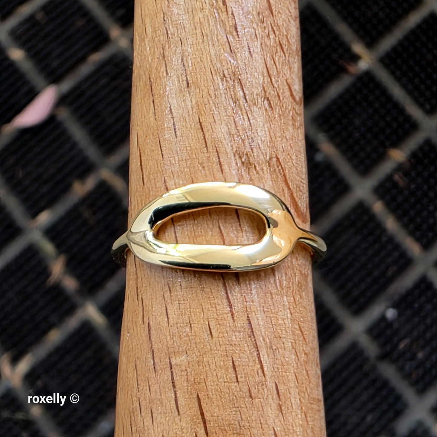 IPPOLITA 18k Solid Gold Modern Minimalist Lightweight Ring – Size 4.75