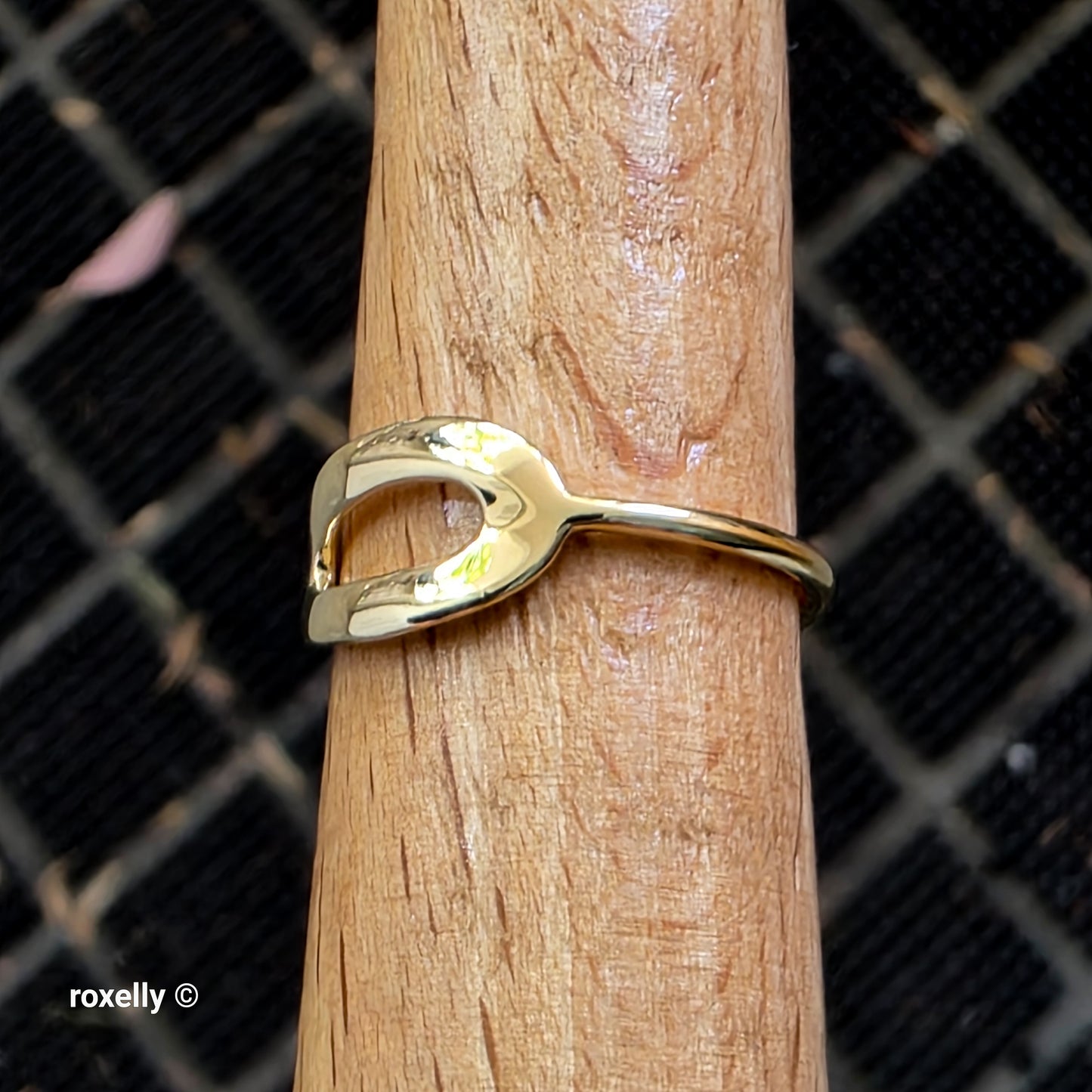 IPPOLITA 18k Solid Gold Modern Minimalist Lightweight Ring – Size 4.75