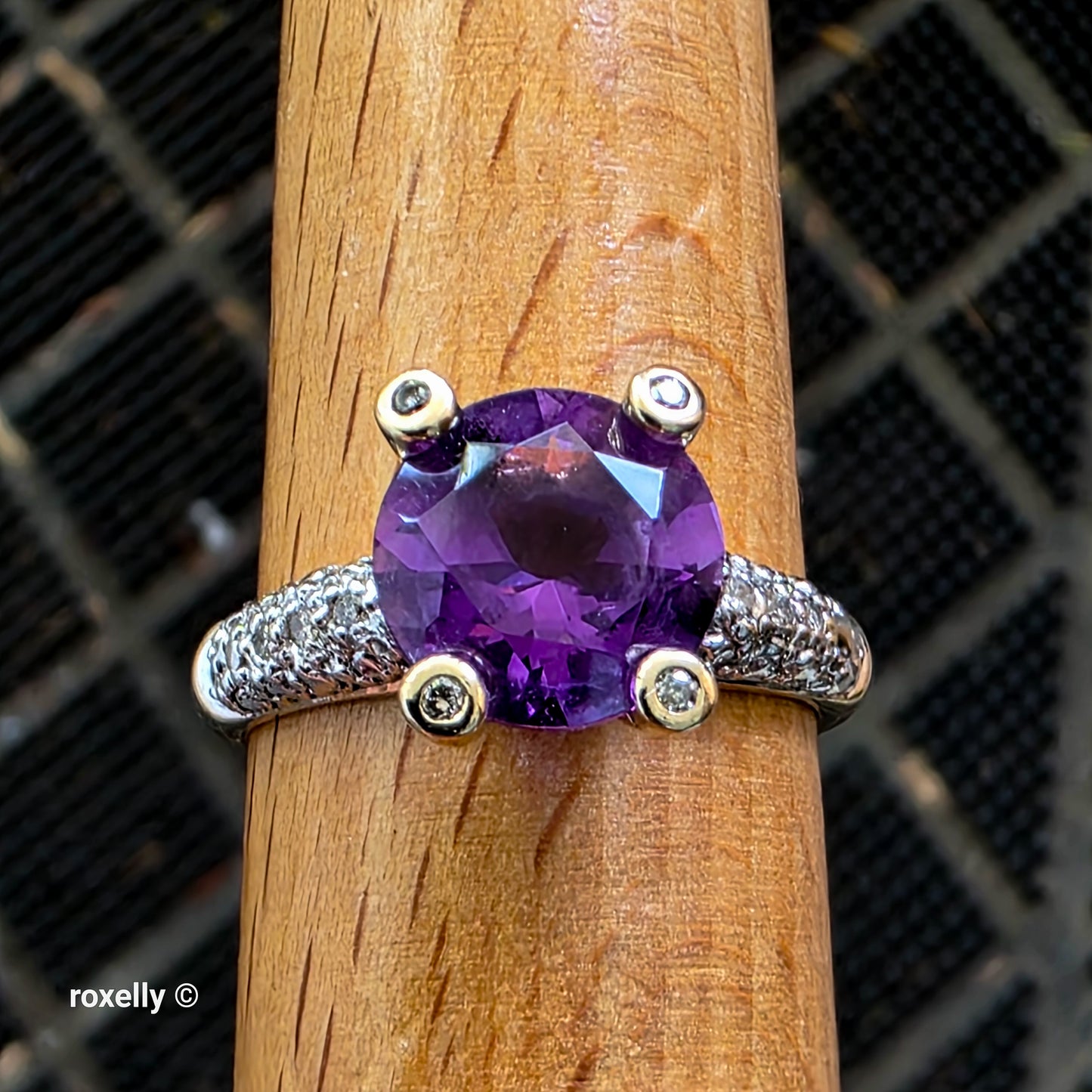 14K Yellow Gold Amethyst and Genuine Diamond Ring Size 8.75 - Solid Gold!