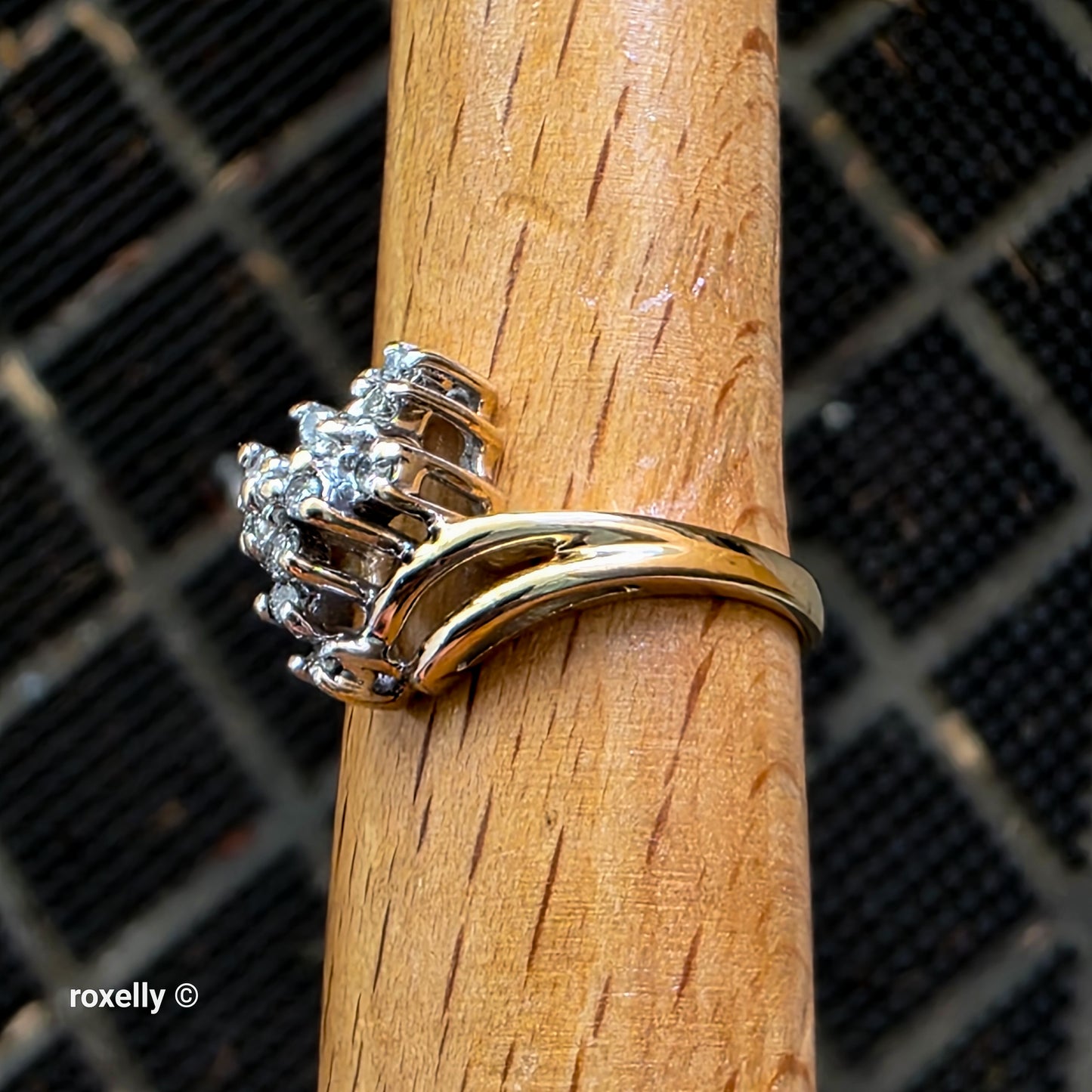 14K Yellow Gold Genuine Diamond Cluster Ring Size 5.75 - Solid Gold!