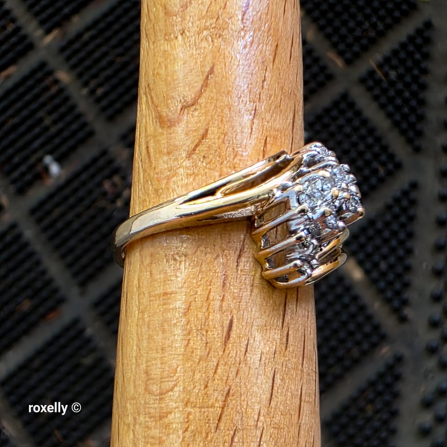14K Yellow Gold Genuine Diamond Cluster Ring Size 5.75 - Solid Gold!