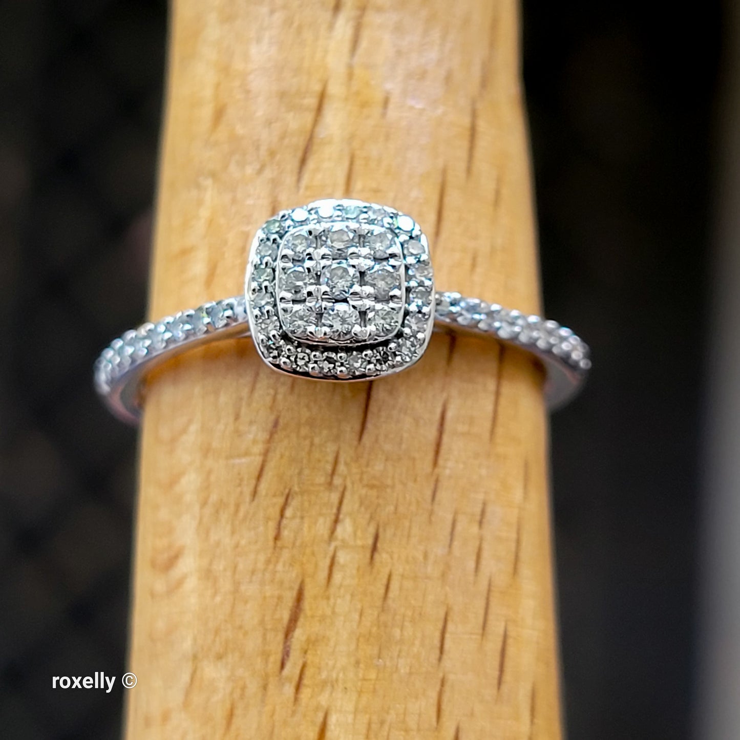 10K White Gold Genuine Diamond Halo Ring 1/4 CTW Size 7, Solid Gold!
