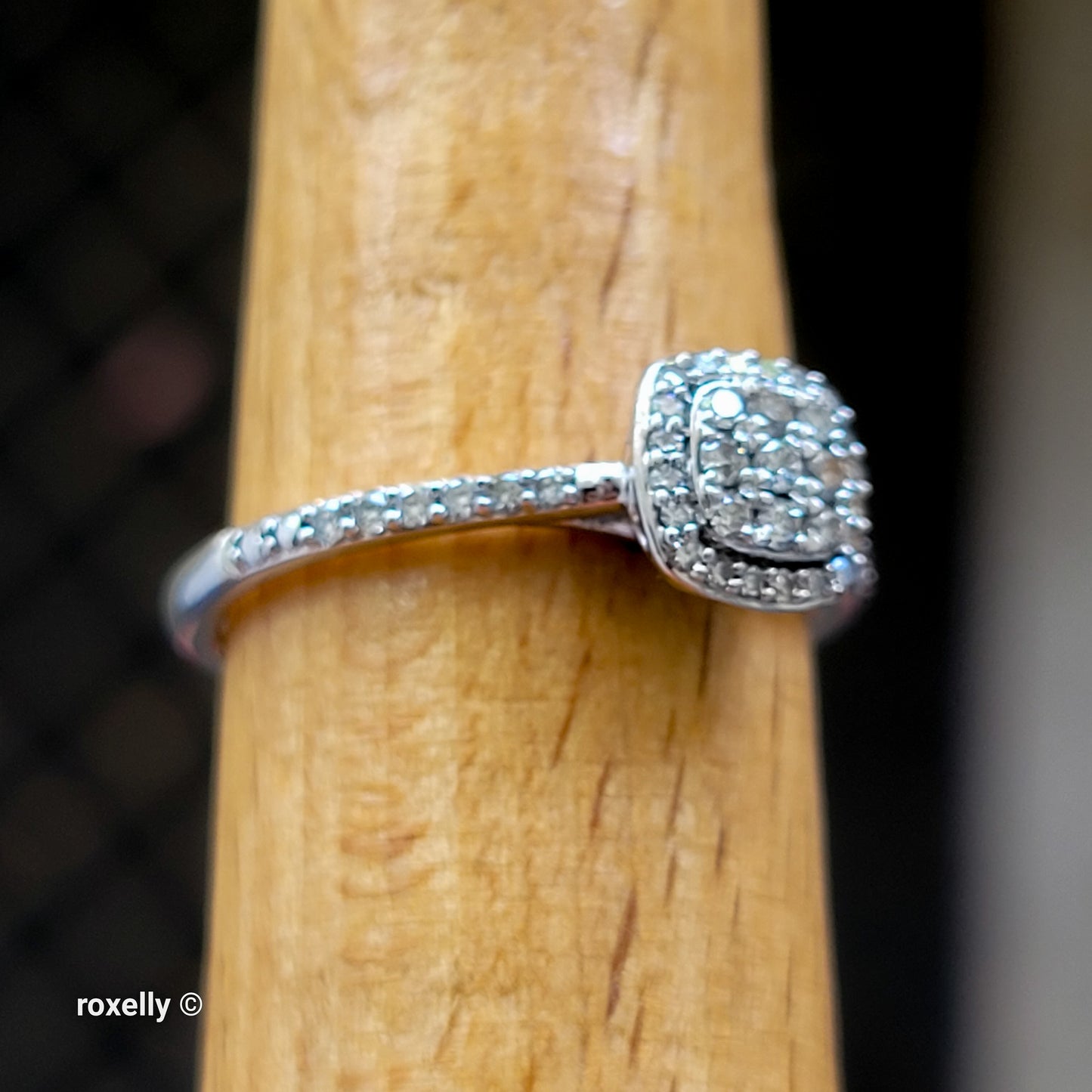 10K White Gold Genuine Diamond Halo Ring 1/4 CTW Size 7, Solid Gold!