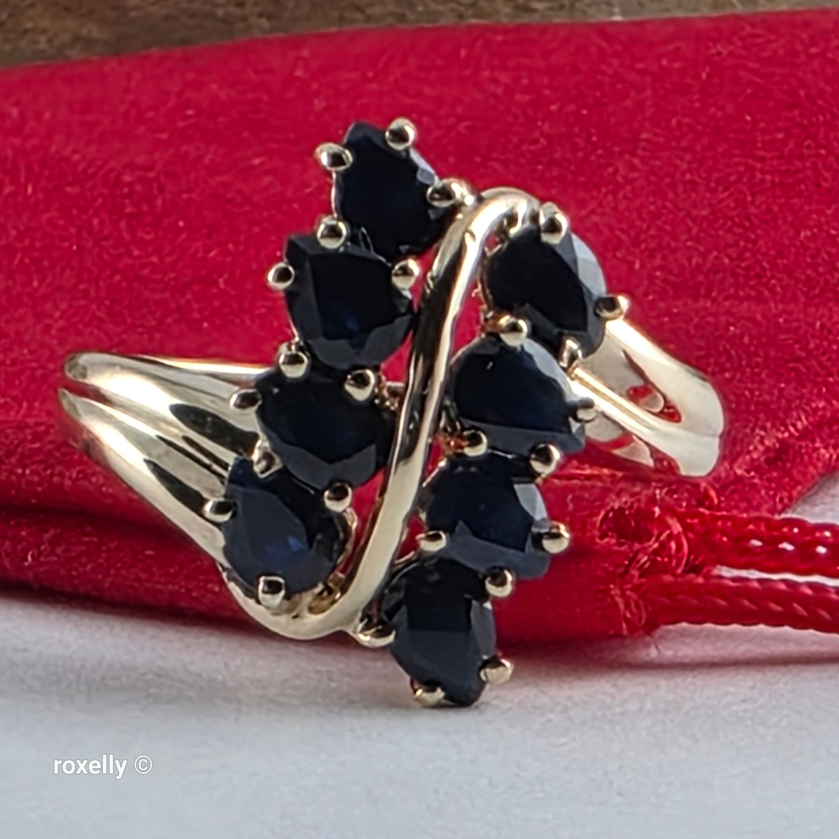10K Yellow Gold Blue Sapphires Gemstones Ring Size 7 - Solid Gold