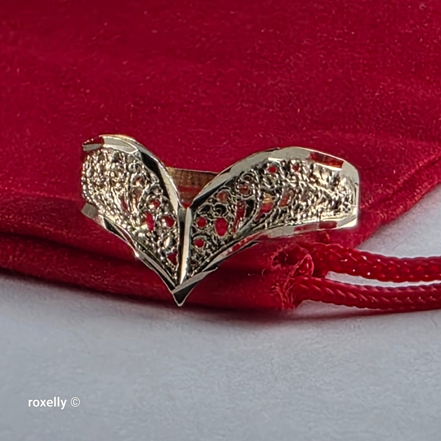 10K Yellow Gold Filigree Tiara Design Ring Size 5.75 - Solid Gold!