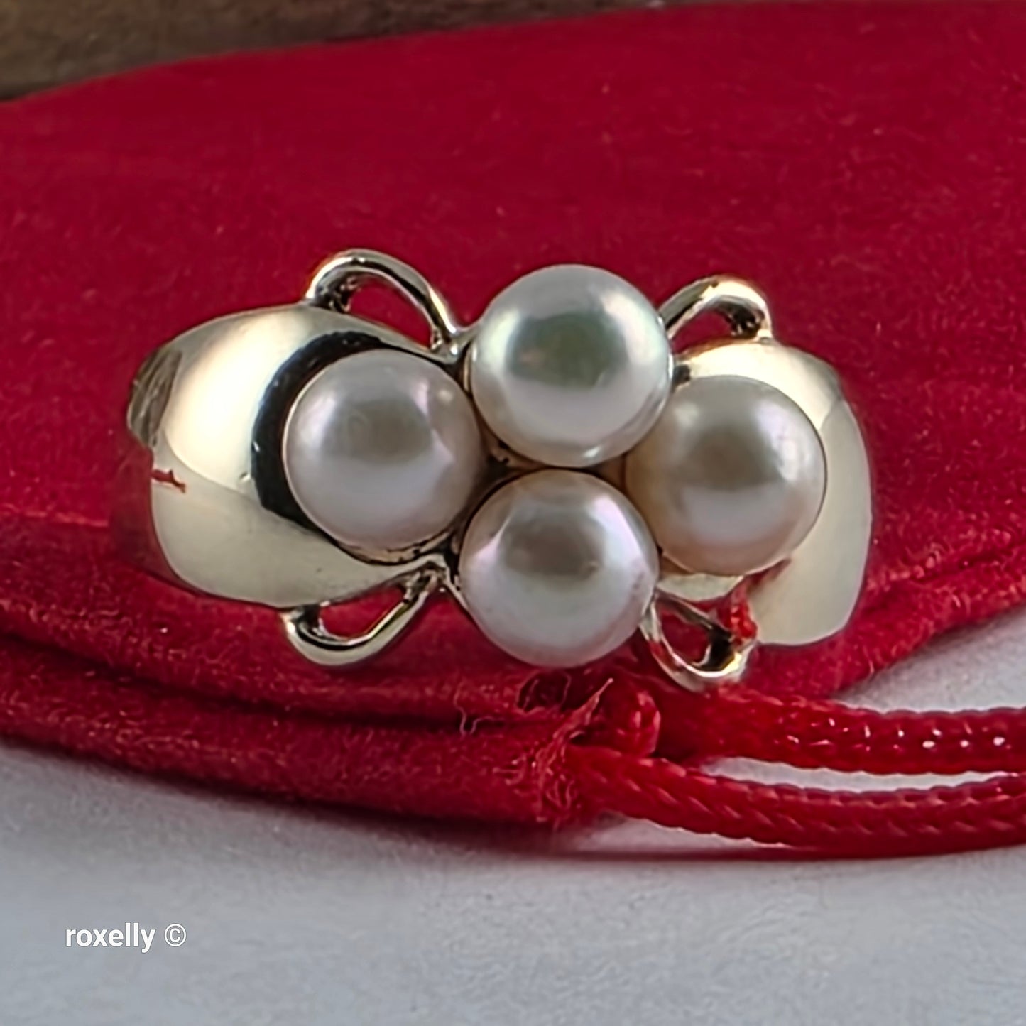 10K Yellow Gold Freshwater Pearls Ring Size 5.5 - Solid Gold!
