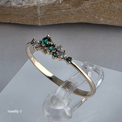 14K Yellow Gold Emeralds & Genuine Diamonds Dainty Lightweight Ring Size 8.5