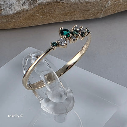 14K Yellow Gold Emeralds & Genuine Diamonds Dainty Lightweight Ring Size 8.5