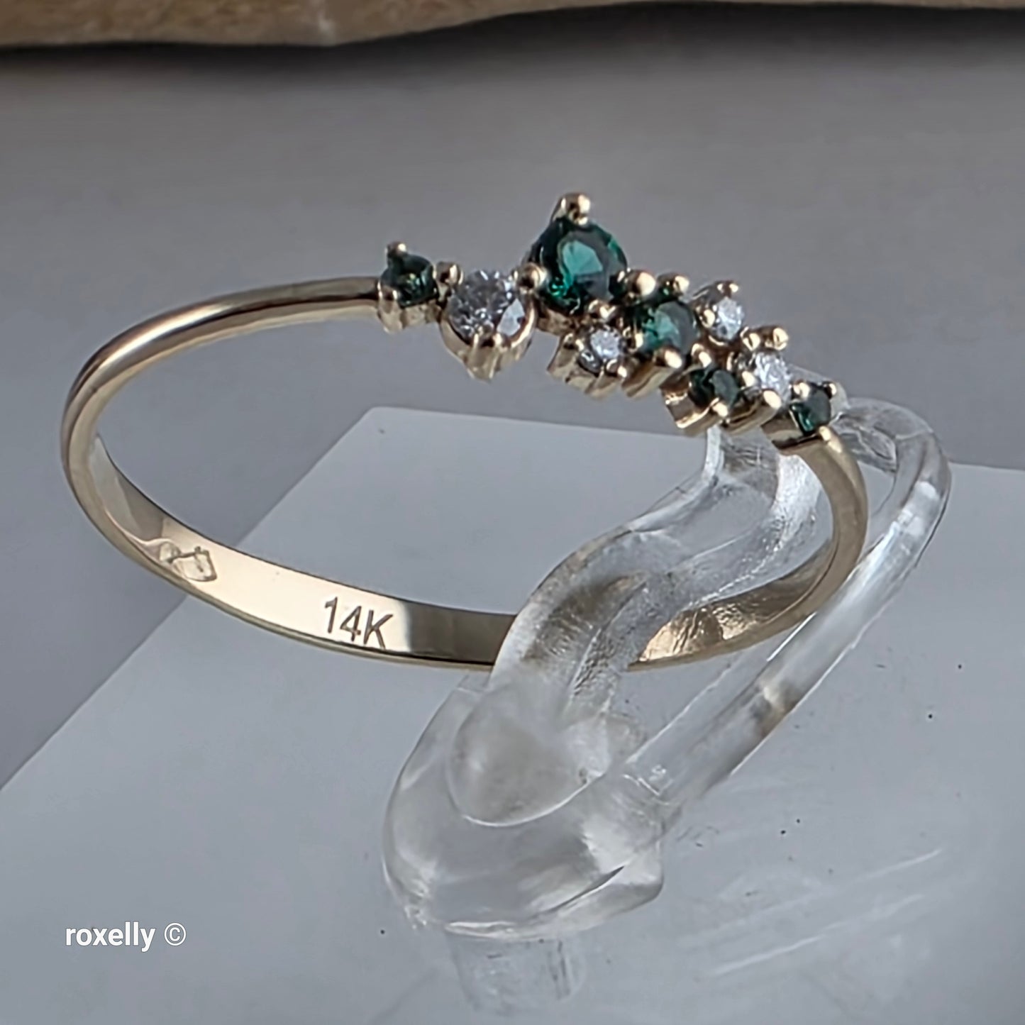 14K Yellow Gold Emeralds & Genuine Diamonds Dainty Lightweight Ring Size 8.5