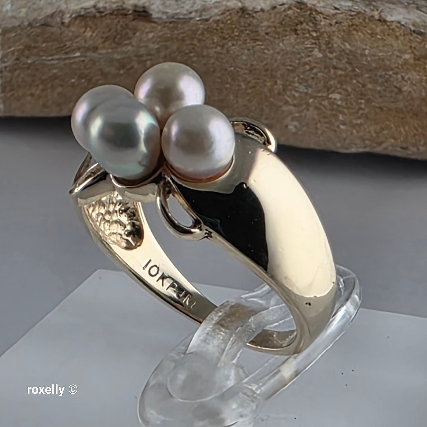 10K Yellow Gold Freshwater Pearls Ring Size 5.5 - Solid Gold!