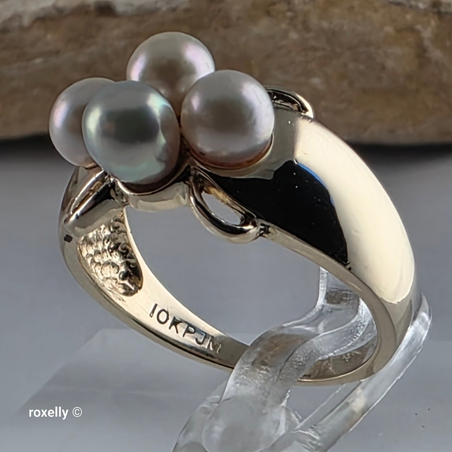 10K Yellow Gold Freshwater Pearls Ring Size 5.5 - Solid Gold!