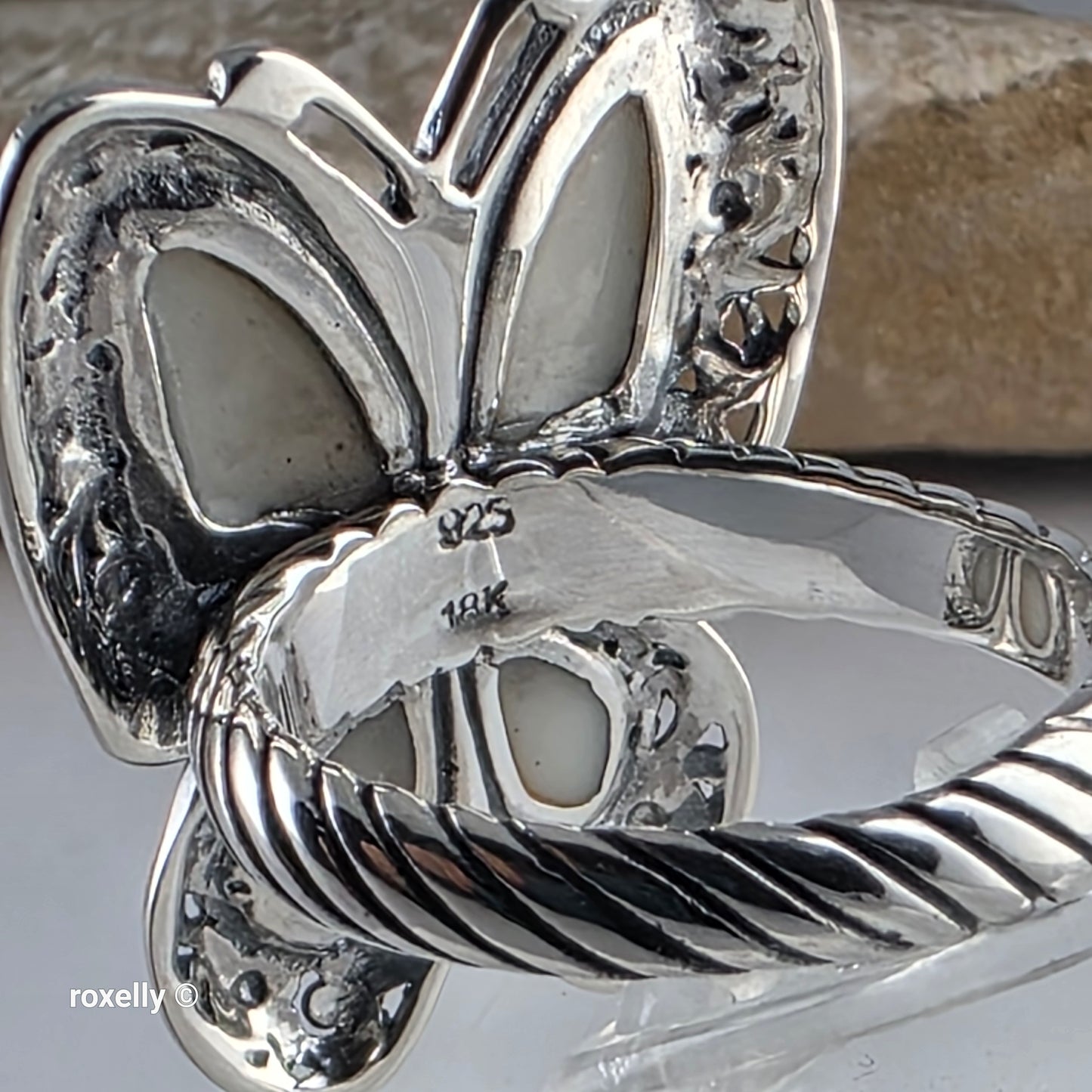 925 Sterling Silver and 18K Yellow Gold Butterfly-Shaped Mother of Pearls Ring Size 9
