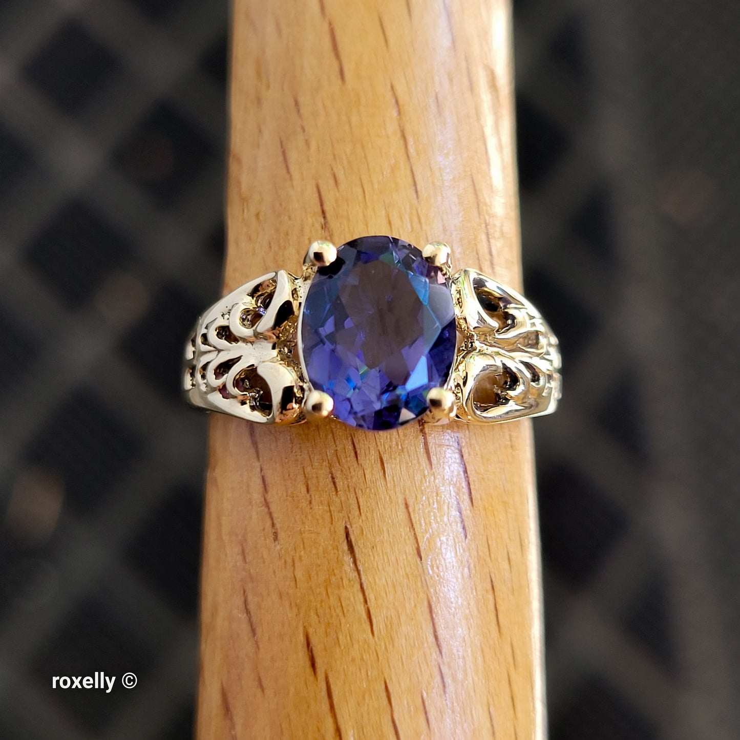 10K Yellow Gold Tanzanite Gemstone Cocktail Ring Size 6 - Solid Gold!