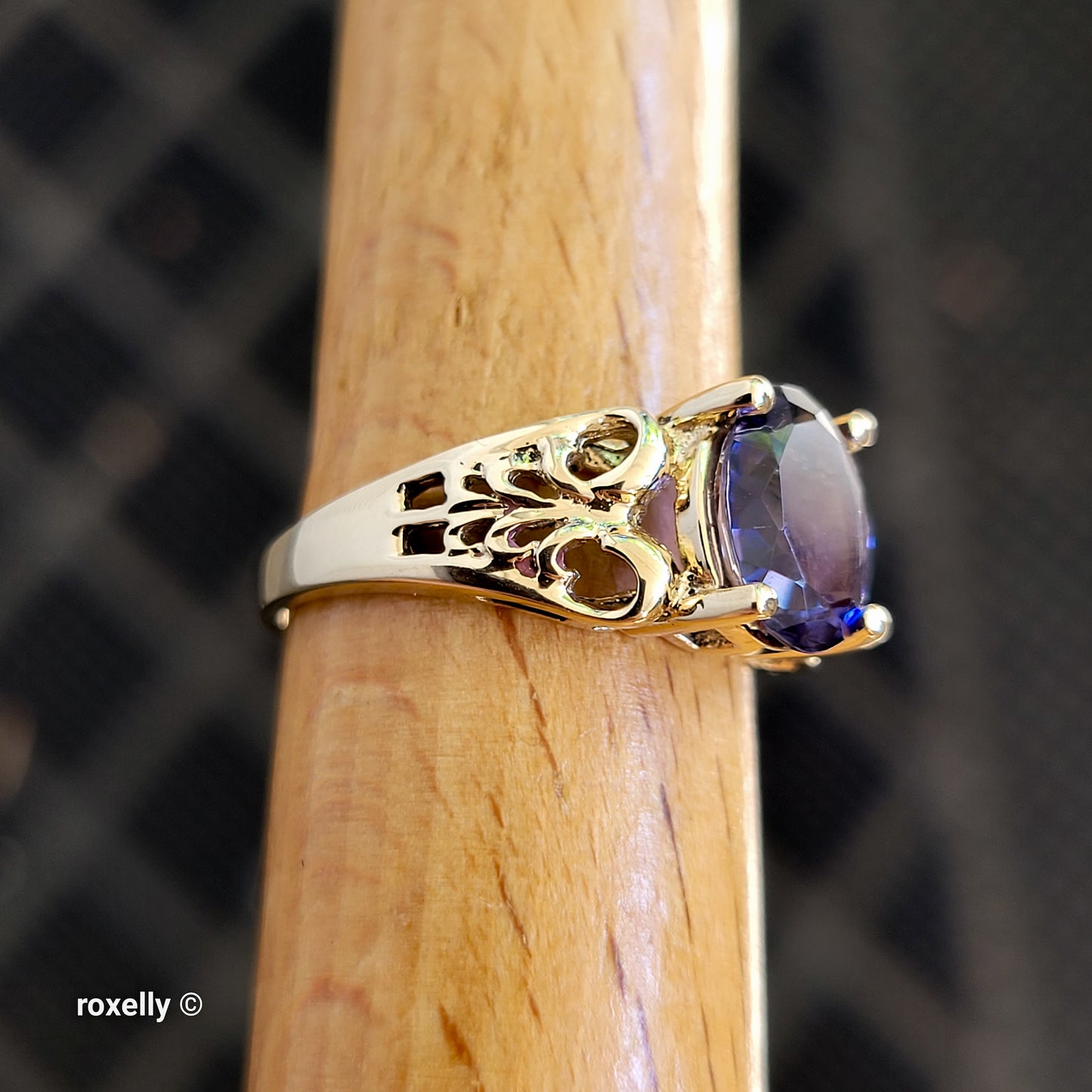 10K Yellow Gold Tanzanite Gemstone Cocktail Ring Size 6 - Solid Gold!
