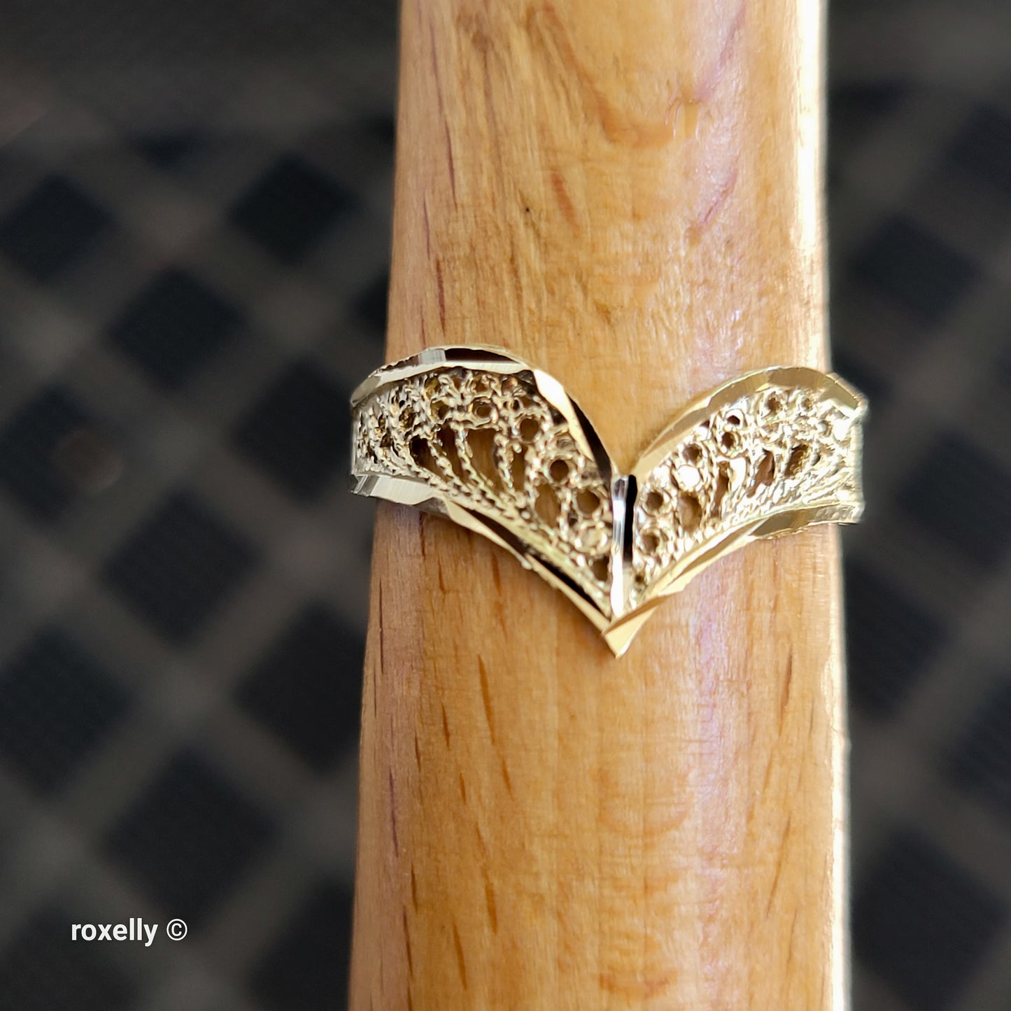 10K Yellow Gold Filigree Tiara Design Ring Size 5.75 - Solid Gold!