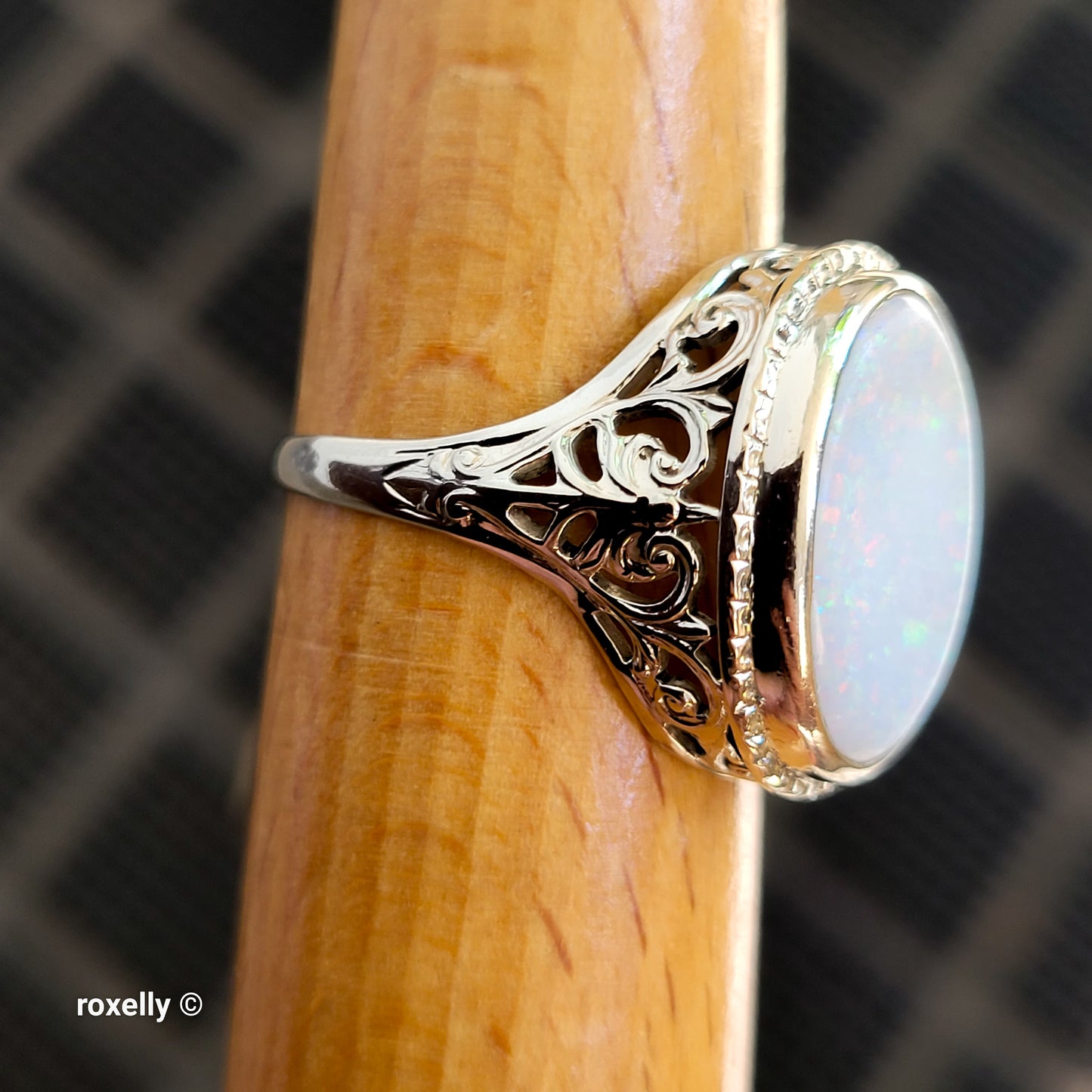 Vintage 14K White Gold Opal Art-Deco Ring Size 7.25 - Solid Gold