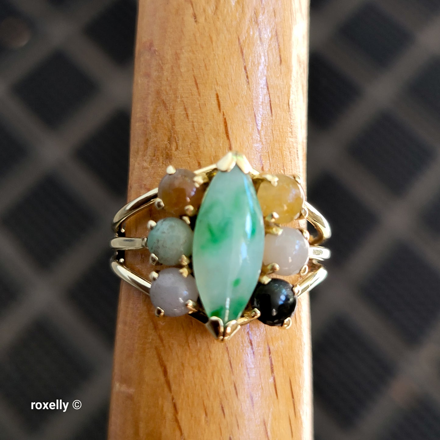 14K Yellow Gold Multi-Tone Jade Gemstones Ring Size 5.25 - Solid Gold