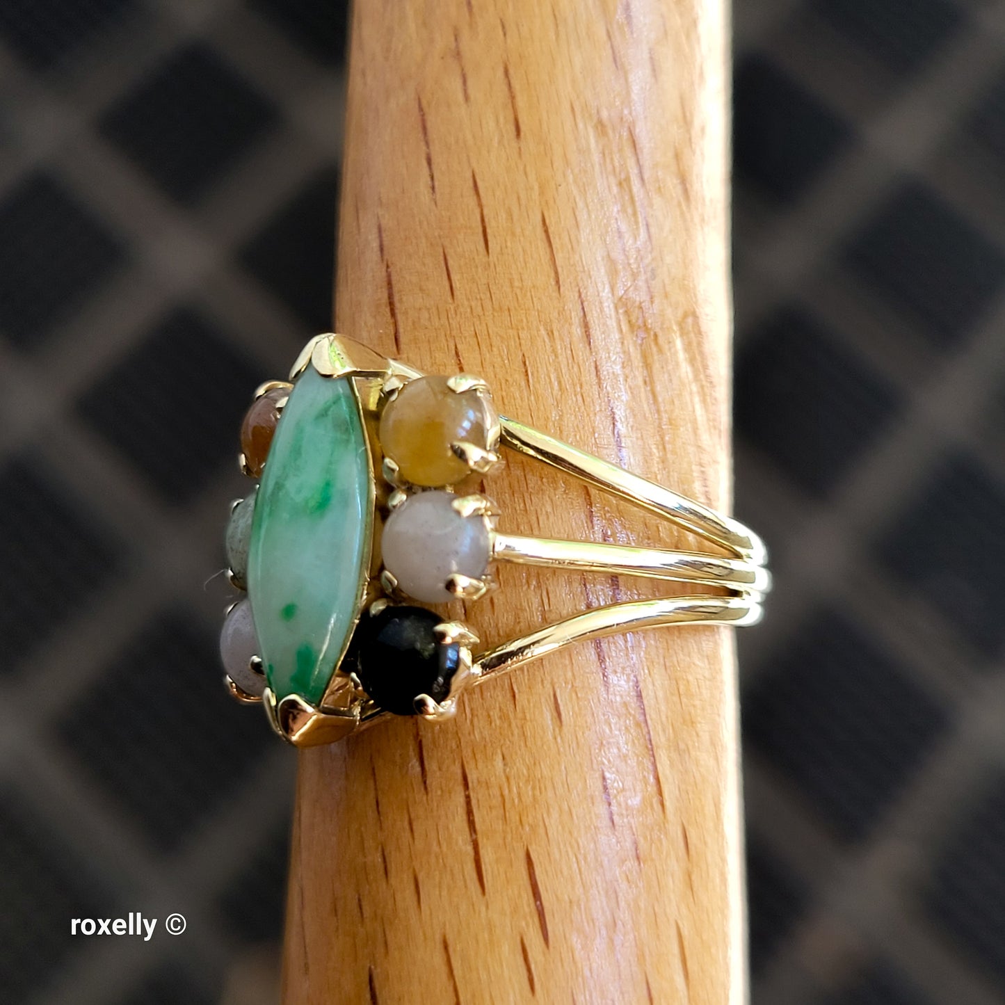 14K Yellow Gold Multi-Tone Jade Gemstones Ring Size 5.25 - Solid Gold