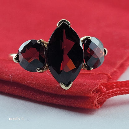10K Yellow Gold Garnet Gemstone Ring Size 7 - Solid Gold!