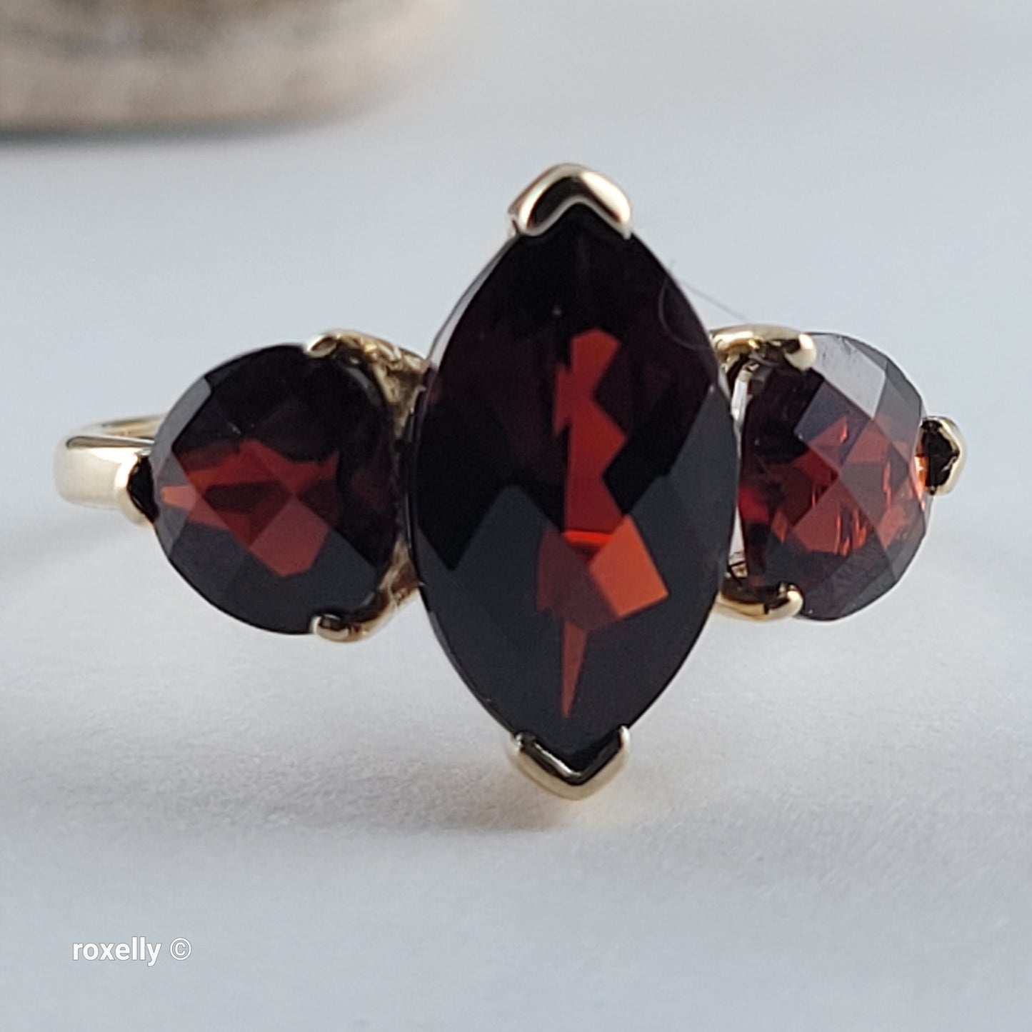 10K Yellow Gold Garnet Gemstone Ring Size 7 - Solid Gold!