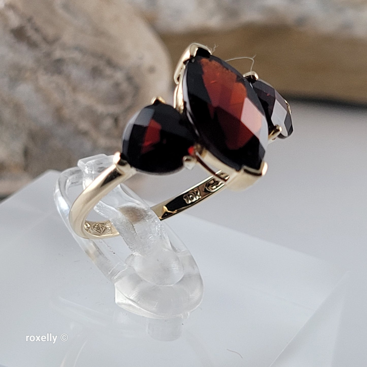 10K Yellow Gold Garnet Gemstone Ring Size 7 - Solid Gold!