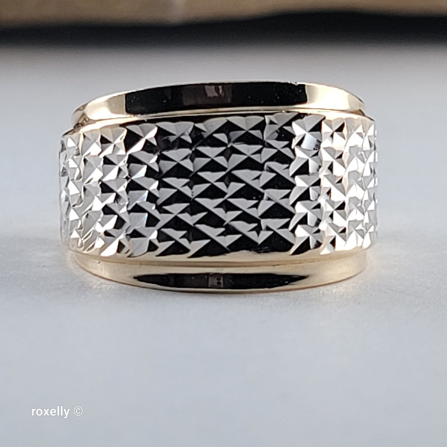 14K Two-Tone Gold Diamond-Cut Band Ring Size 4.75 - Solid Gold - view 12
