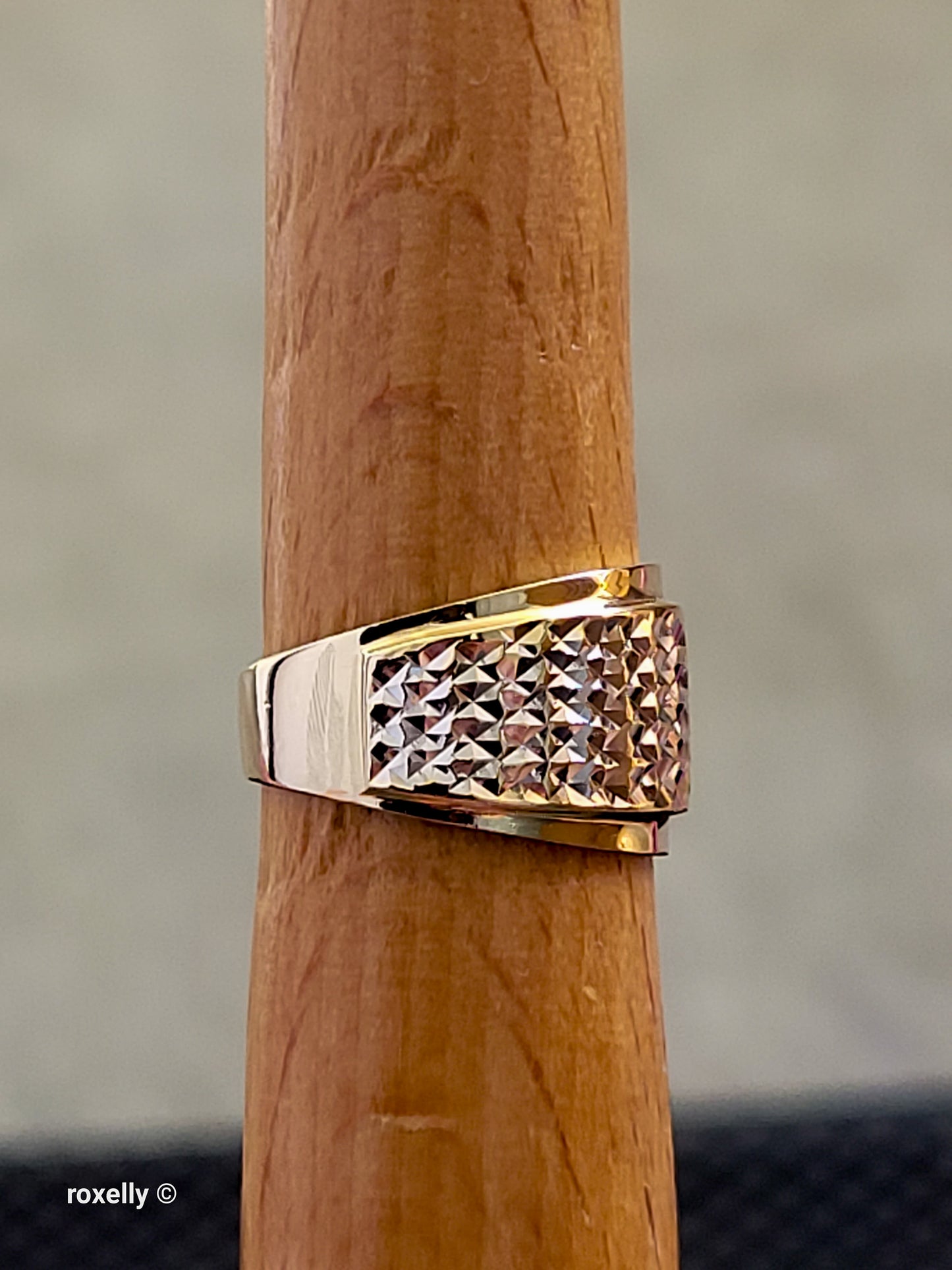 14K Two-Tone Gold Diamond-Cut Band Ring Size 4.75 - Solid Gold - view 9
