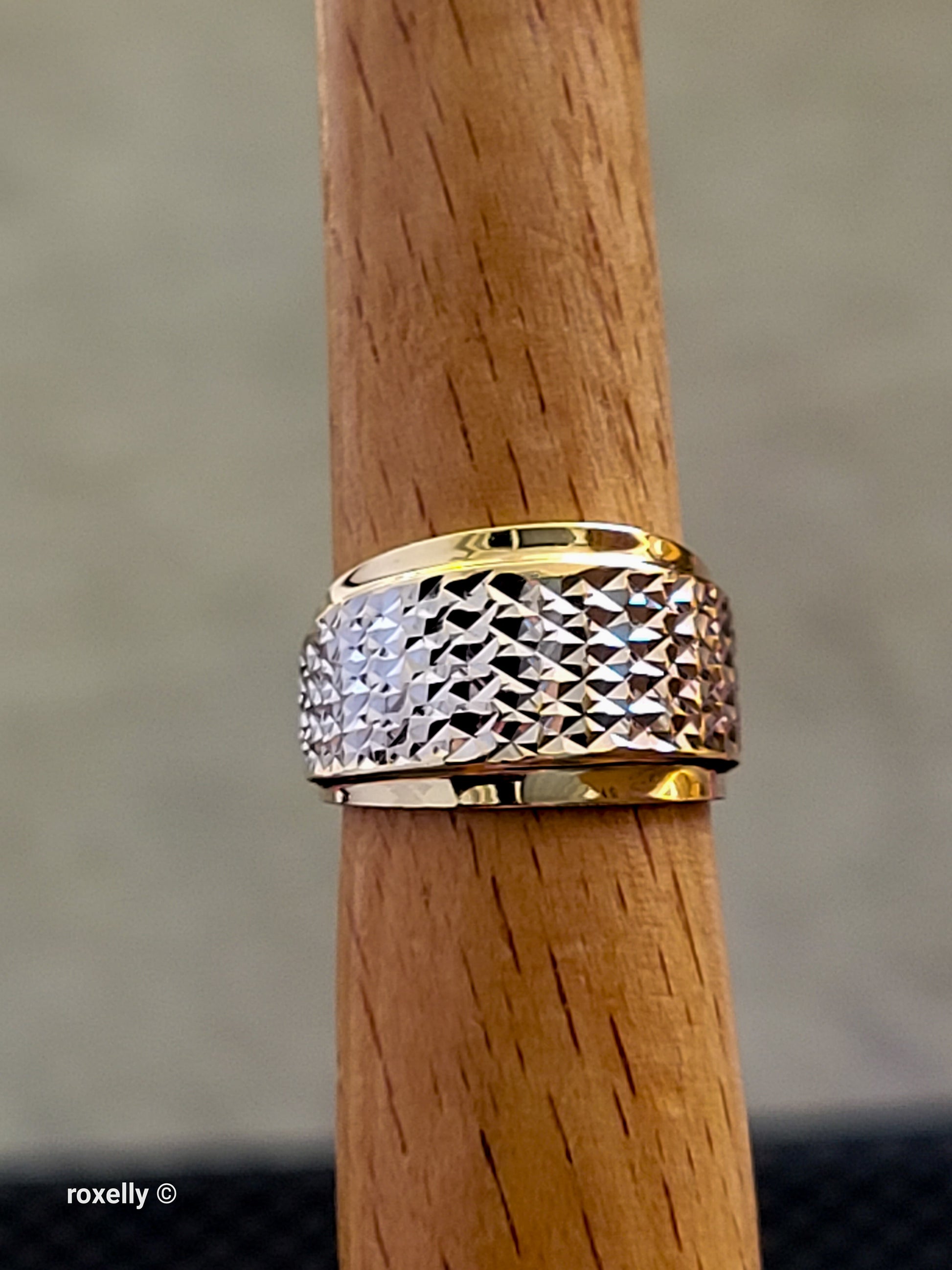 14K Two-Tone Gold Diamond-Cut Band Ring Size 4.75 - Solid Gold - view 10