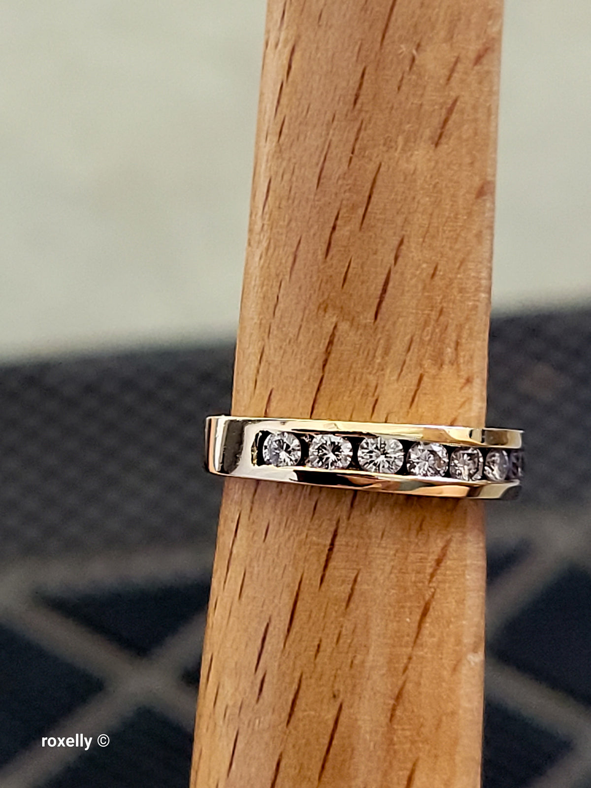 14K Yellow Gold Genuine Diamonds Band Ring Size 5.5 - Solid Gold