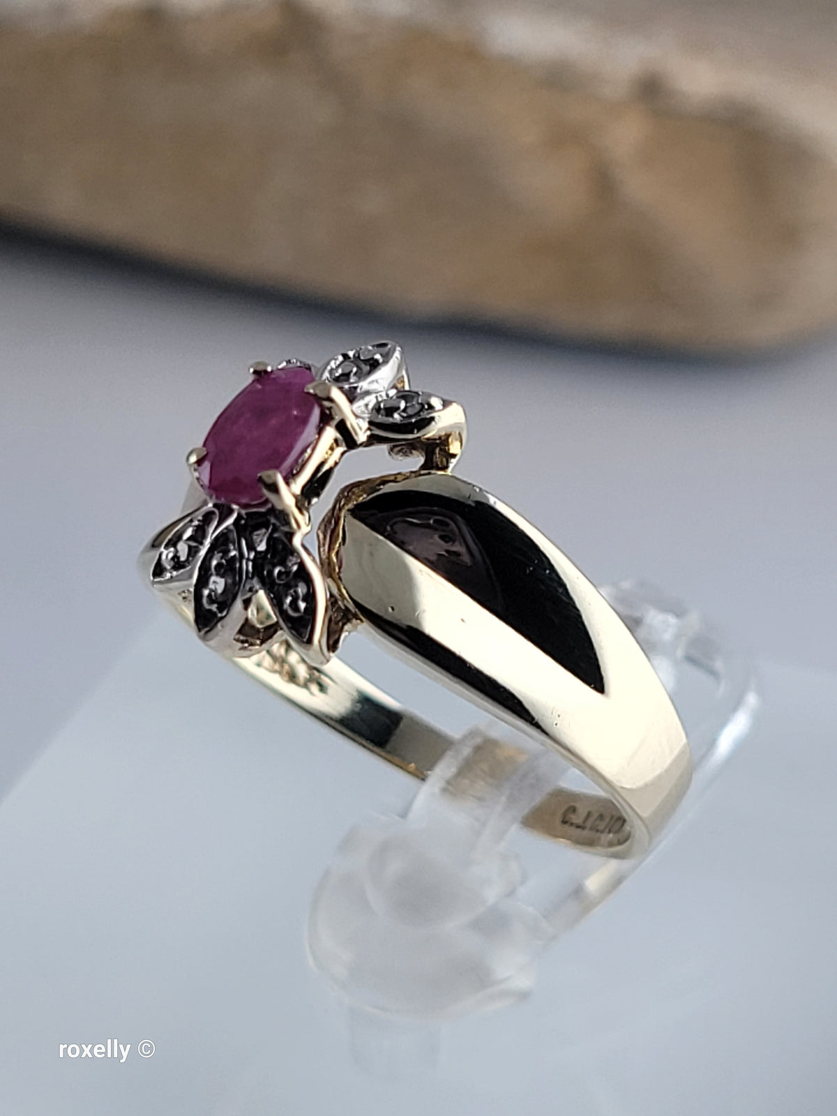 10K Yellow Gold Ruby and Genuine Diamonds Ring Size 6 - Solid Gold
