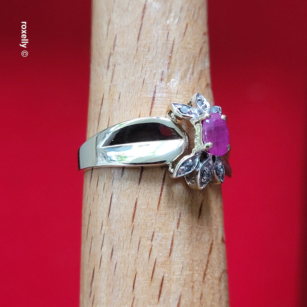 10K Yellow Gold Ruby and Genuine Diamonds Ring Size 6 - Solid Gold