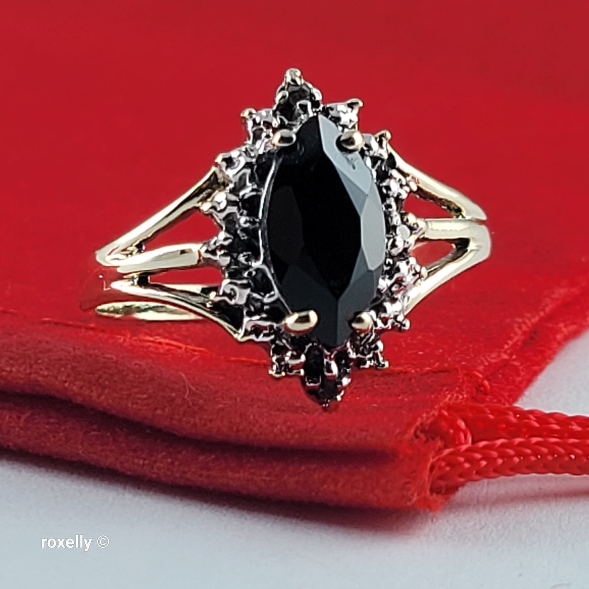10K Yellow Gold Onyx and Genuine Diamond Ring Size 6 - Solid Gold
