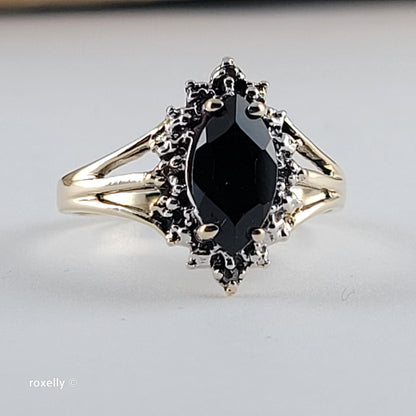 10K Yellow Gold Onyx and Genuine Diamond Ring Size 6 - Solid Gold