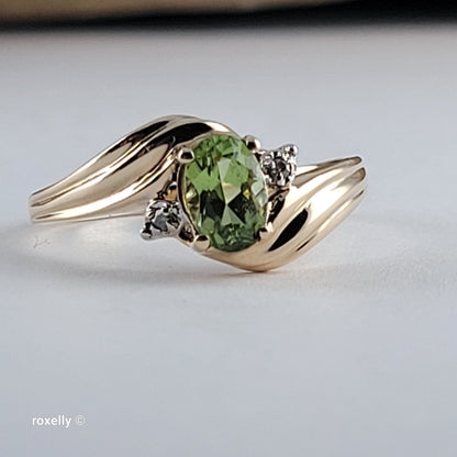 14K Yellow Gold Green Tourmaline and Genuine Diamond Ring Size 5.75 - Solid Gold