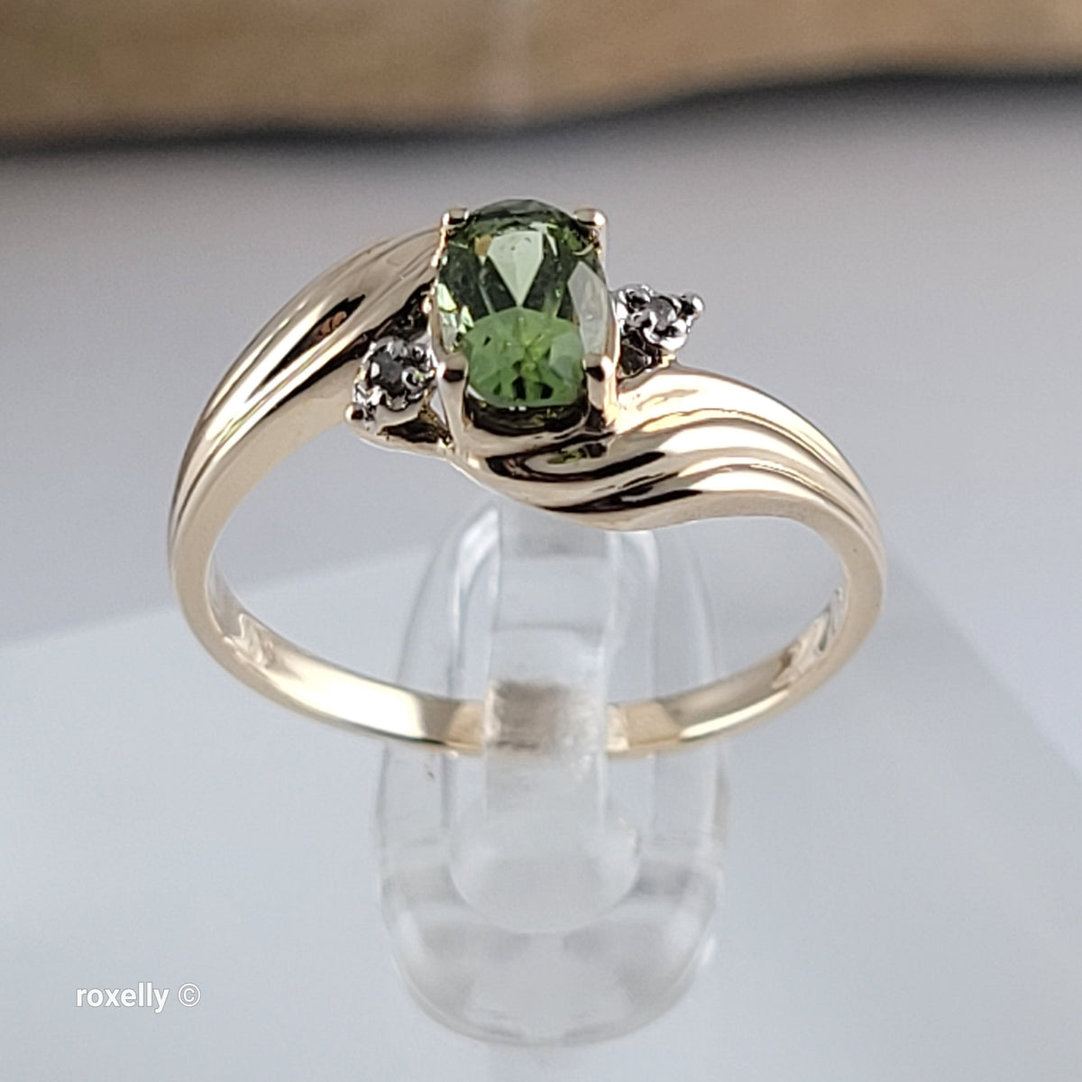 14K Yellow Gold Green Tourmaline and Genuine Diamond Ring Size 5.75 - Solid Gold