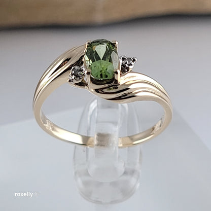14K Yellow Gold Green Tourmaline and Genuine Diamond Ring Size 5.75 - Solid Gold