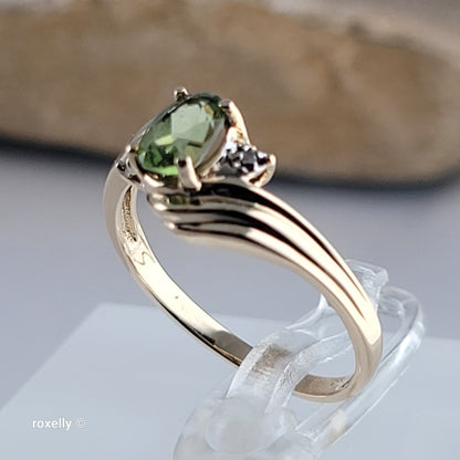 14K Yellow Gold Green Tourmaline and Genuine Diamond Ring Size 5.75 - Solid Gold