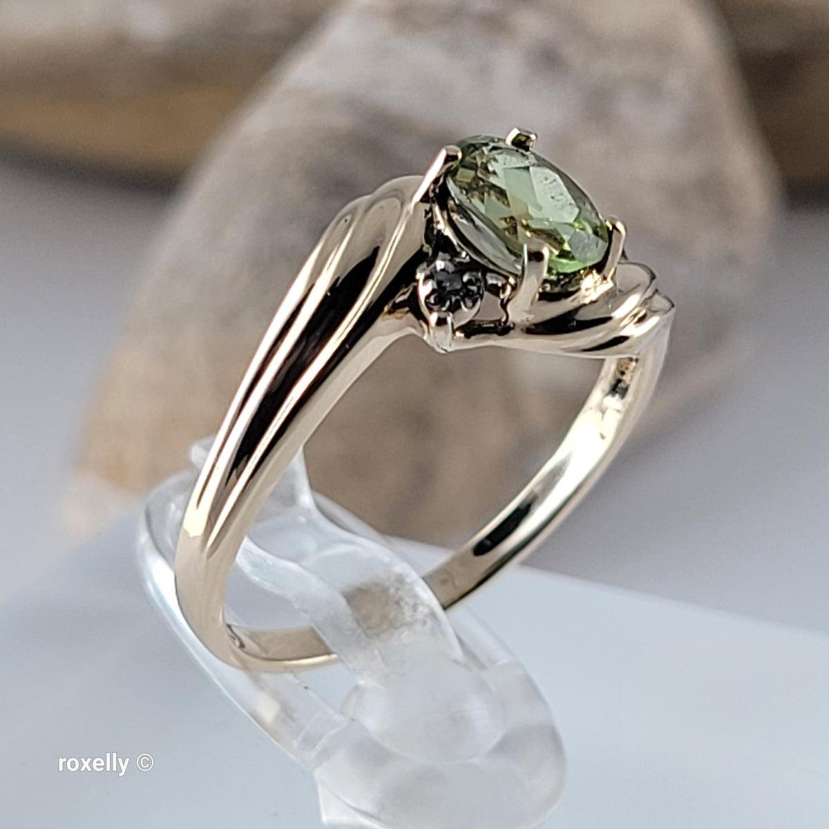 14K Yellow Gold Green Tourmaline and Genuine Diamond Ring Size 5.75 - Solid Gold