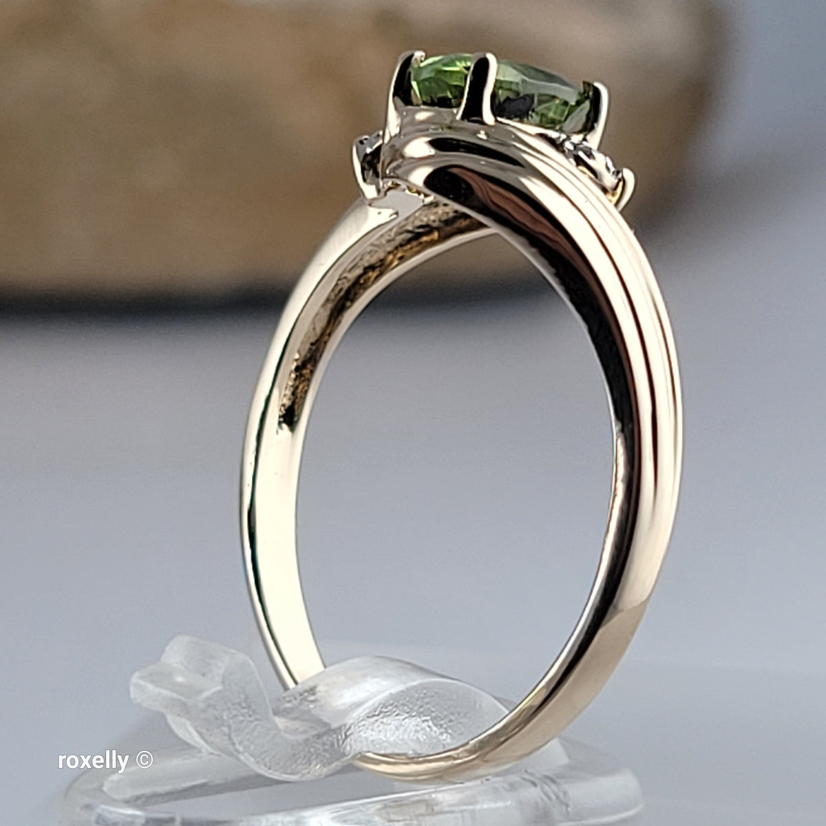 14K Yellow Gold Green Tourmaline and Genuine Diamond Ring Size 5.75 - Solid Gold