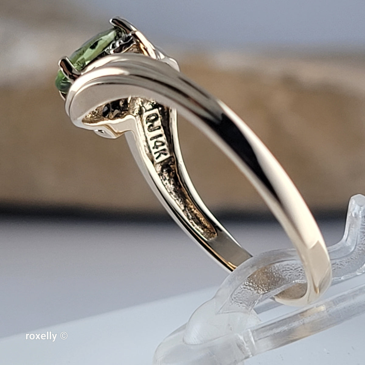 14K Yellow Gold Green Tourmaline and Genuine Diamond Ring Size 5.75 - Solid Gold