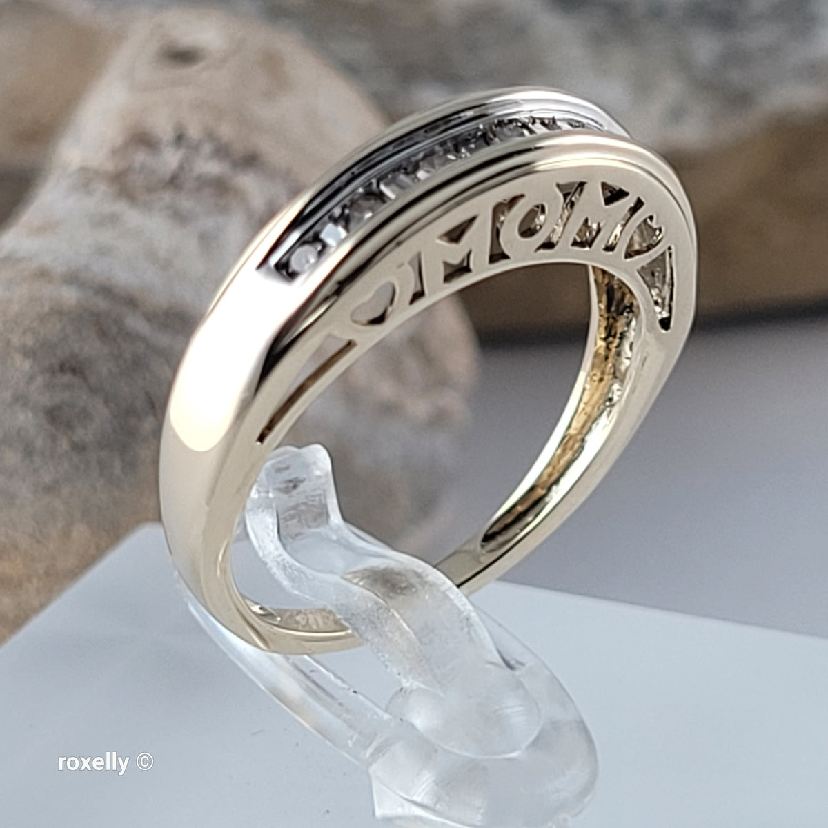 10K Yellow Gold Genuine Diamond "MOM" Band Ring Size 6.75 - Solid Gold